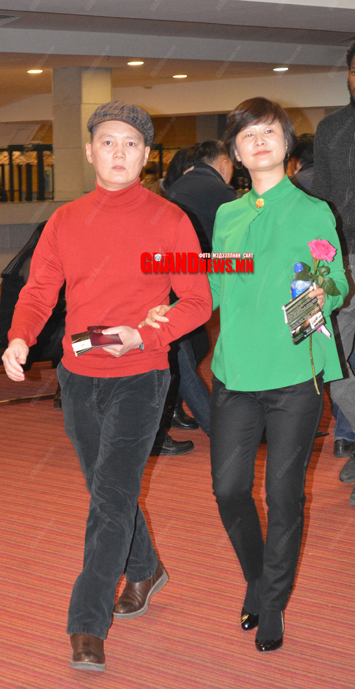 Зайсангийн тэргүүн хатагтайг цаламдсан хархүү! 