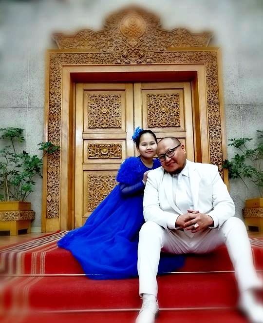 ДУУЧИН Т.ДЭЛГЭРМӨРӨН : 10 ЖИЛ ХҮЛЭЭСЭН ТОГЛОЛТОНДОО АРД ТҮМНЭЭРЭЭ НЭР ХАЙРЛУУЛЪЯ