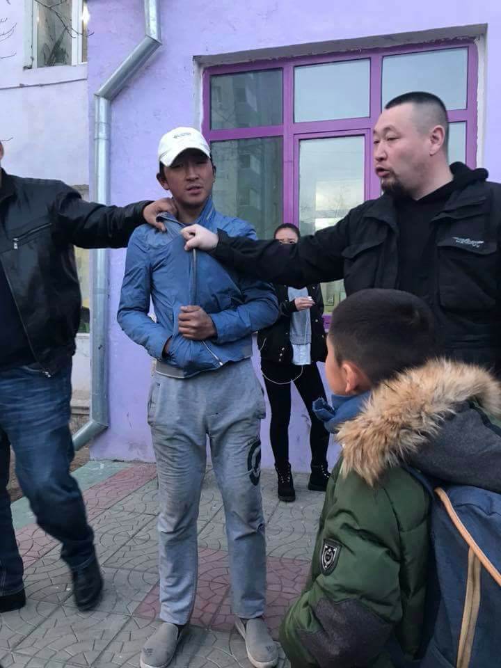 Сэрэмжлүүлэг: Хүүхэд хулгайлах гэж байгаад баригджээ