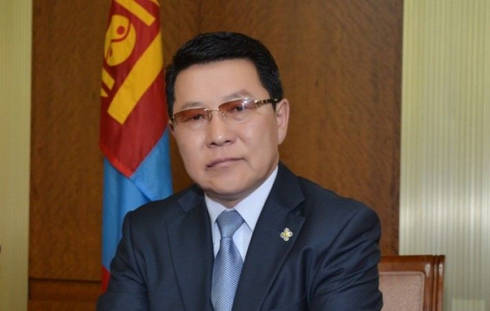 Ч.Улаан: Бий болсон жаахан орлогоо хувааж, зарцуулж, үрэн таран хийх гэж яарах хэрэггүй