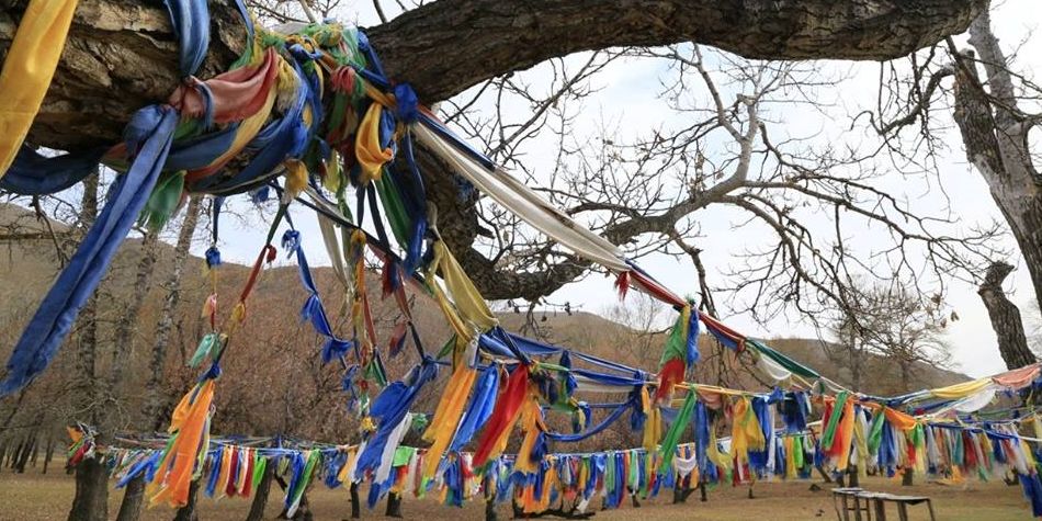 Байгальд орхисон шашны эд зүйлсээ авч явахыг анхаарууллаа