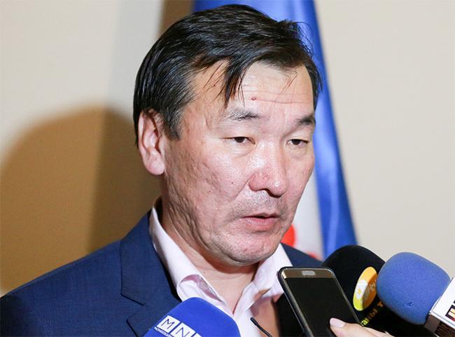 С.Ганбаатарт холбогдох шүүх хурал хойшиллоо