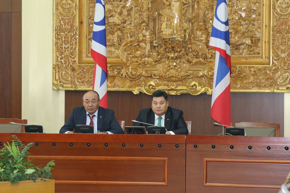 Д.Эрдэнэбат:Шинээр томилогдох сайдууд ашиг сонирхолын зөрчилгүй байх, харин дэд сайдууд байхгүй шүү гэдгийг сануулсан