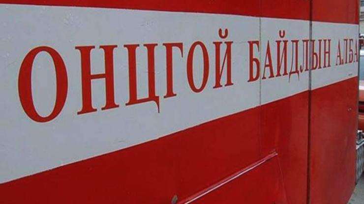 Гэртээ цоожлогдсон байсан өндөр настанд эмнэлгийн тусламж үзүүллээ