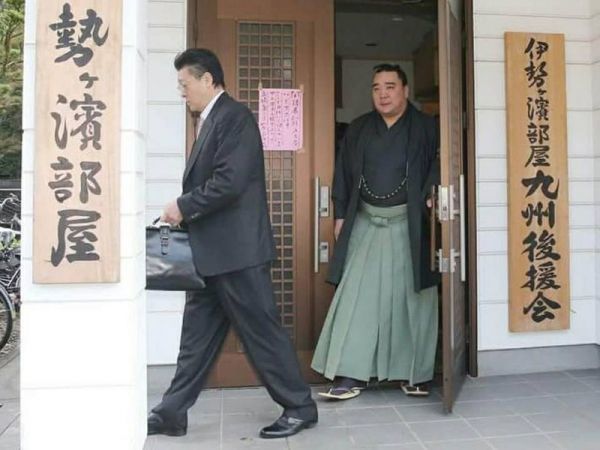 Харүмафүжи Д.Бямбадоржийн талаар мэдээлэл цуглуулахаар японы сэтгүүлчид монголд иржээ