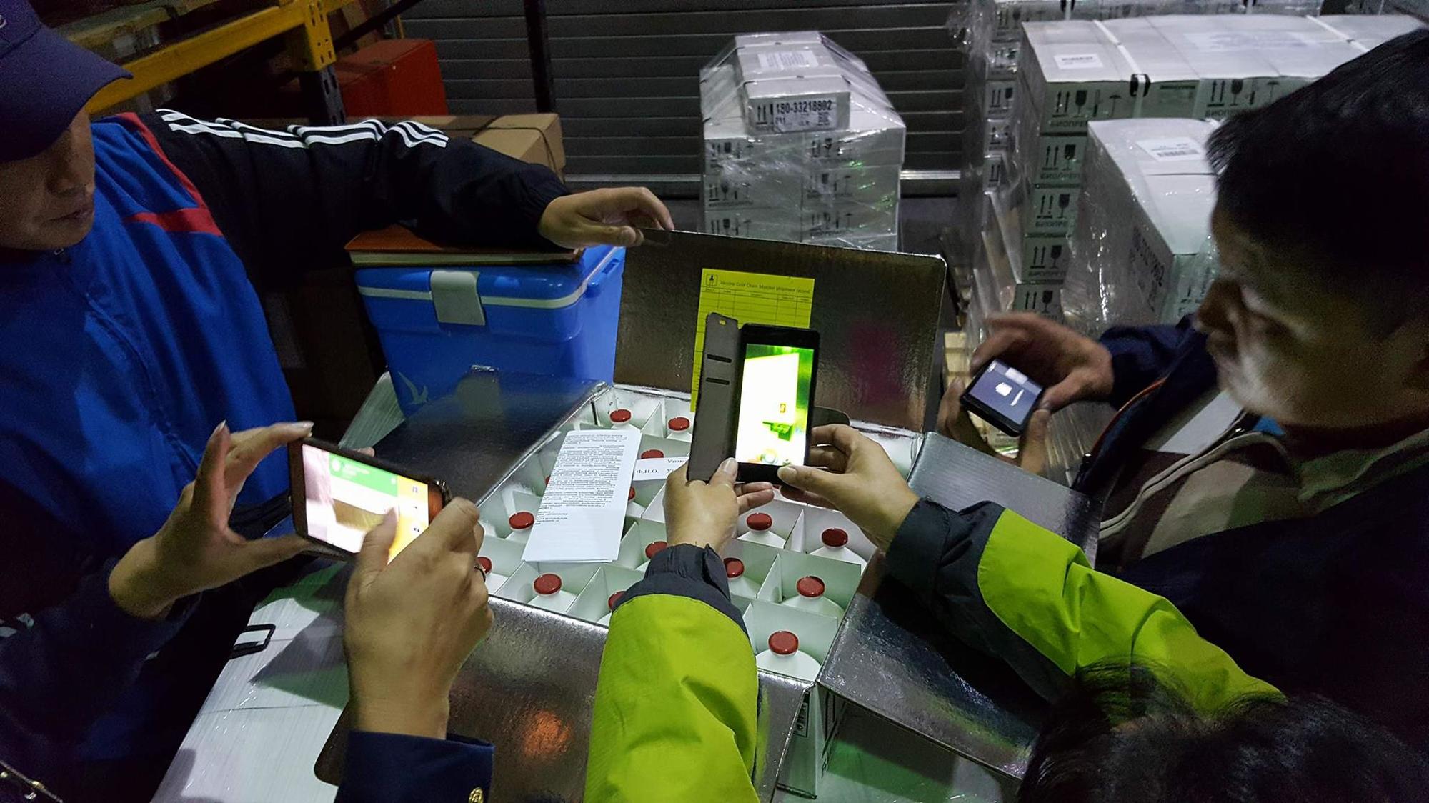 ОХУ-аас вакцин хүлээн авснаар эрсдэлтэй аймгуудын малыг вакцинжуулна