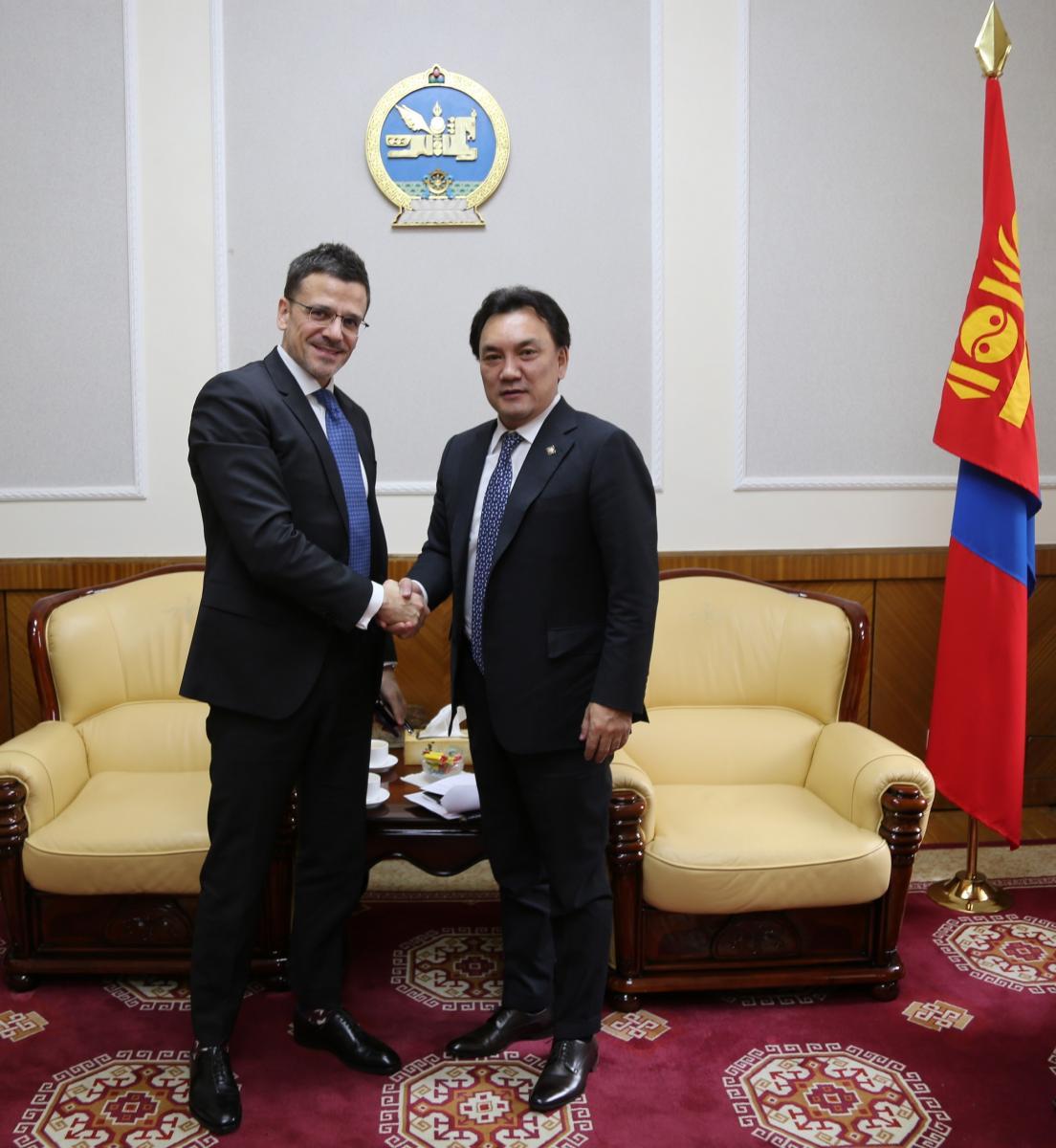 Б.Батзориг Итали Улсаас Монгол Улсад суугаа Элчин сайд ноён Андре Де Фэлипийг хүлээн авч уулзлаа