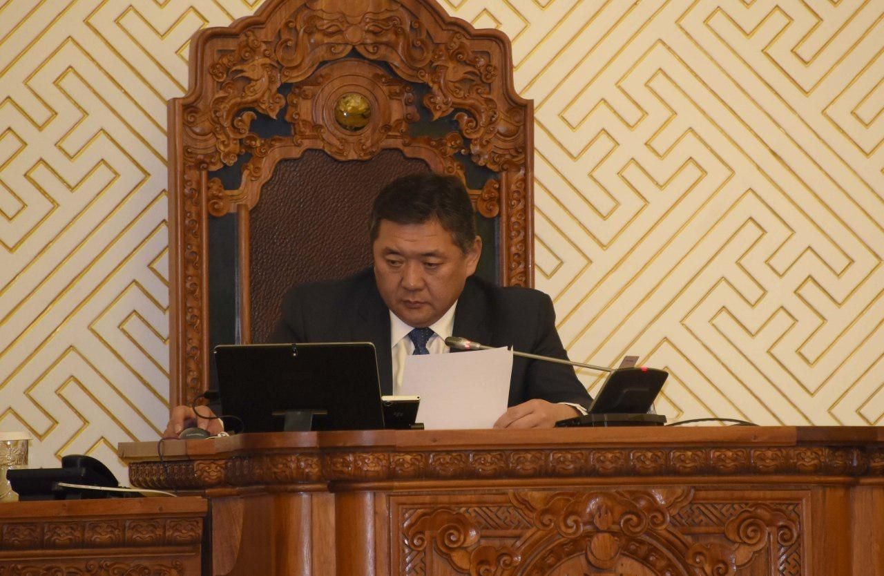 Төсвийн хуулийг дагалдсан хуулийн төслүүдийг эцсийн хэлэлцүүлэгт шилжүүллээ