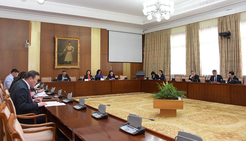 Төсвийн байнгын хорооны хуралдаанаар Ерөнхийлөгчийн хоригийг хэлэлцэнэ