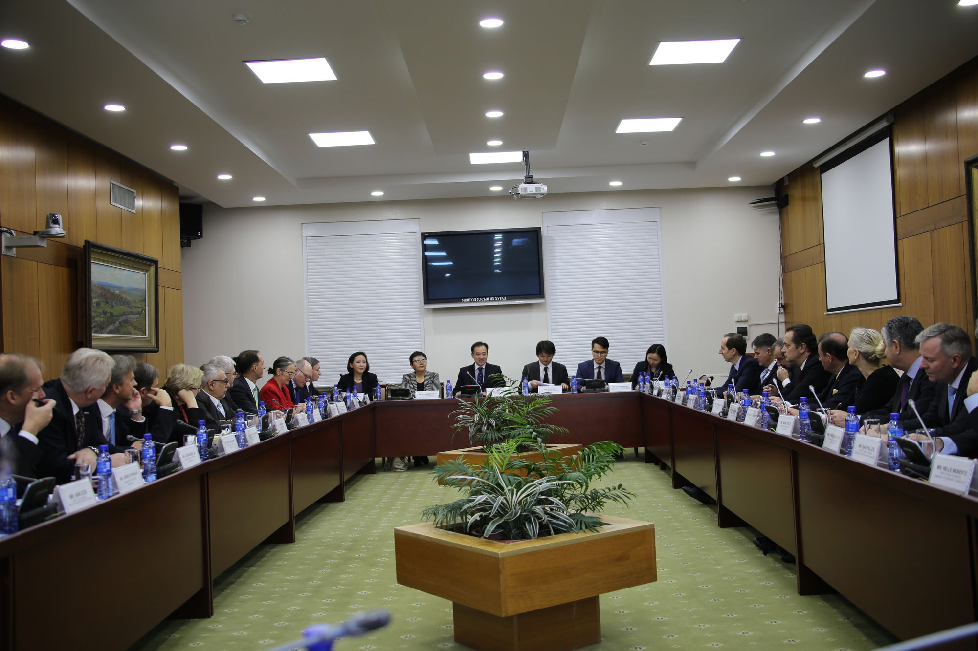 Монгол улсад суугаа элчин сайд нарыг хүлээн авч уулзав