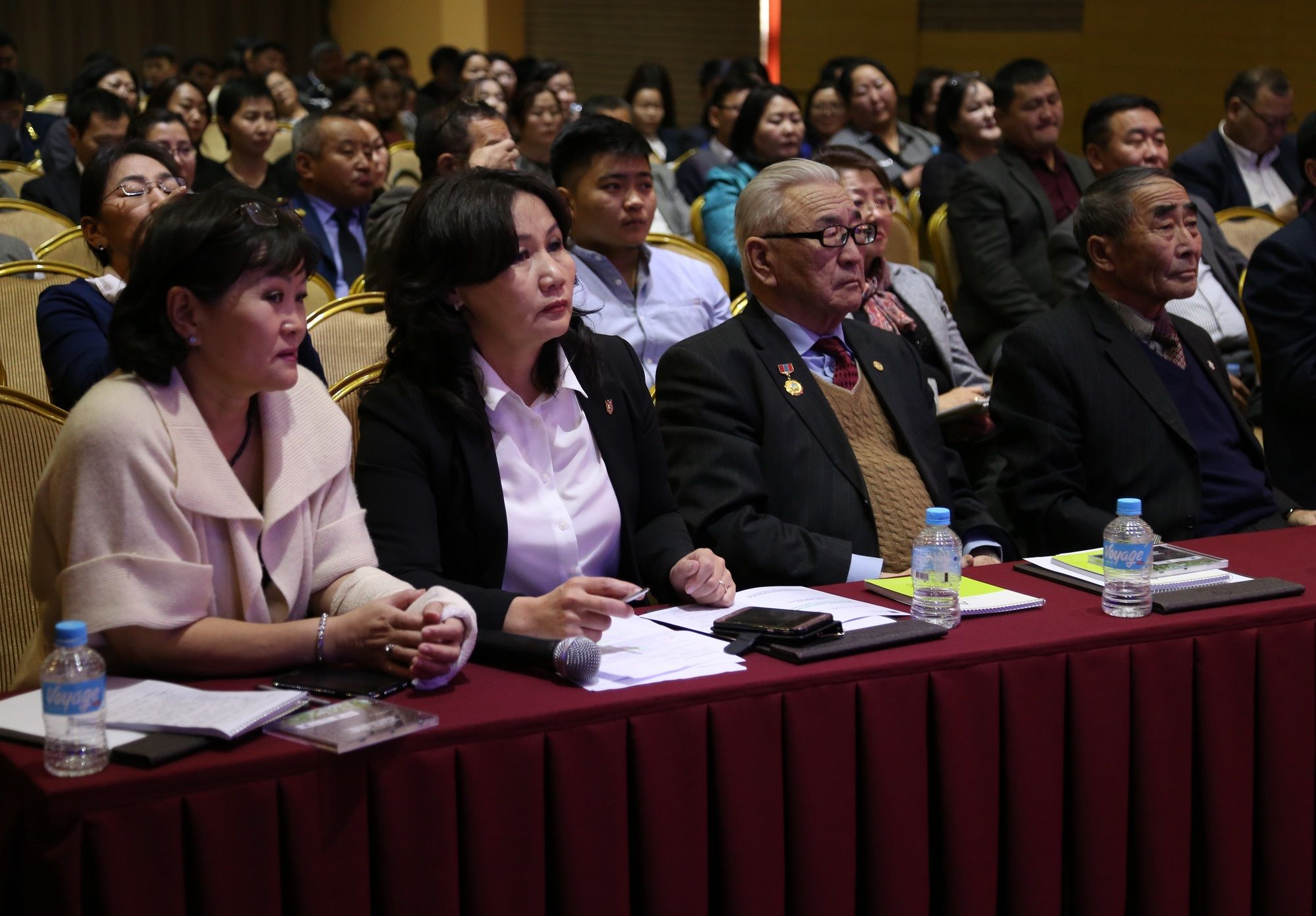 “Тариалангийн талбайн хөрсний тогтвортой ашиглалт, хамгаалалт” сэдэвт зөвлөгөөн боллоо