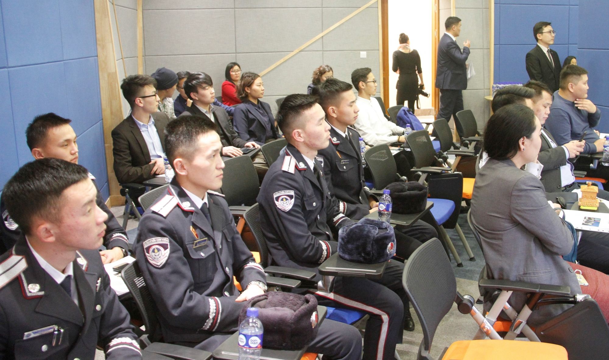 Залуу үеийнхэн авлигатай тэмцэх үйл хэрэгт нэгдэв