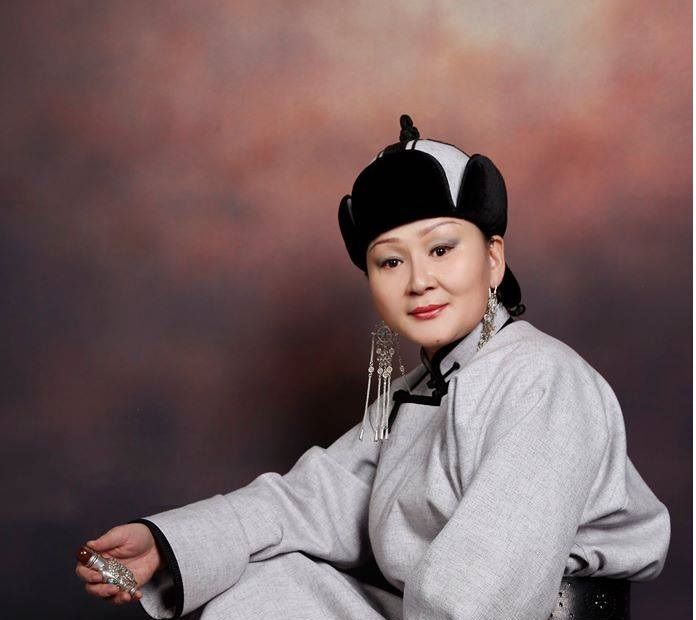 Л.Өнөрчимэг: Би Ерөнхийлөгчийн оронд ажиллаж Эх орон-Ард түмнээ авармаар байна