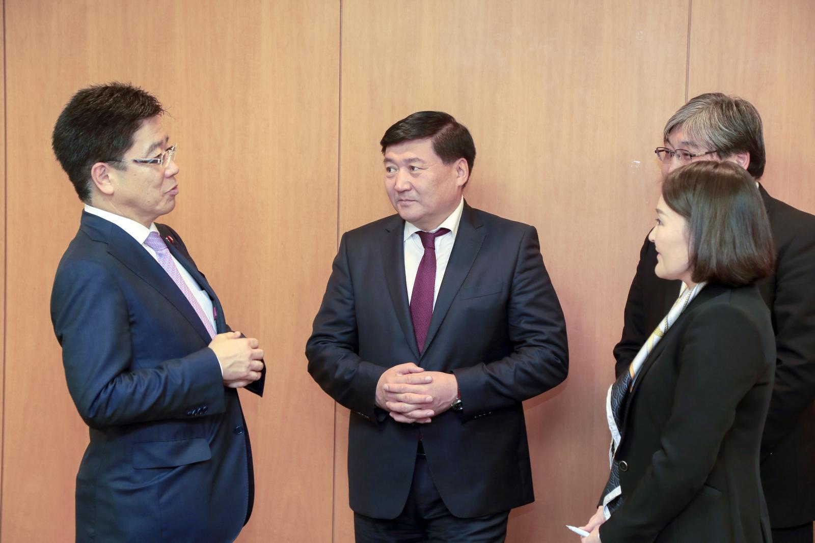 С.Чинзориг сайд Японд ажиллаад ирлээ