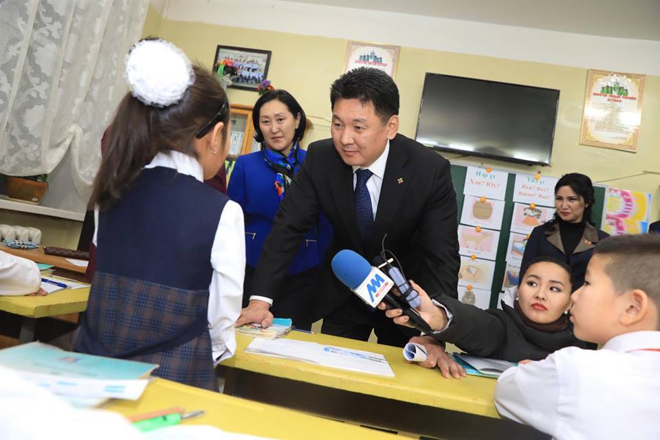 Сурагчид, багш ажилтнуудын асуудлыг шийдвэрлэхийг үүрэг болголоо