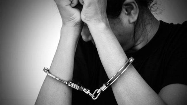 Нийт 194 иргэнийг залилсан эмэгтэйд 13 жилийн ял оноожээ