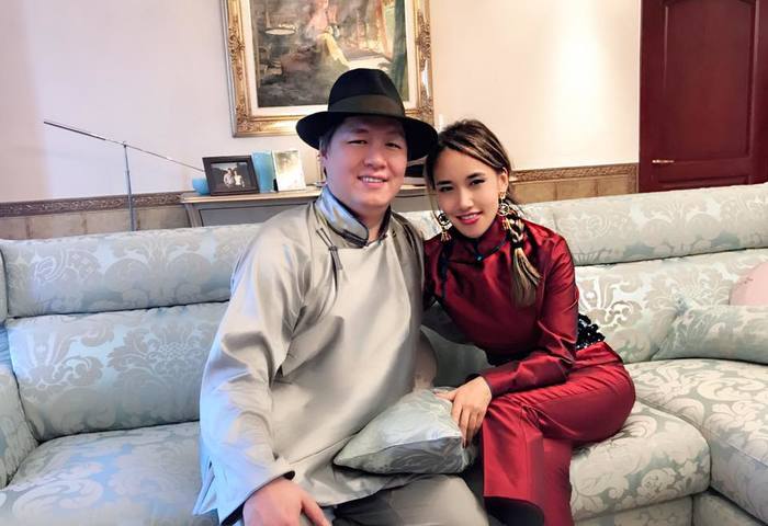 Олны танил эрхмүүдийн сар шинийн гоёл