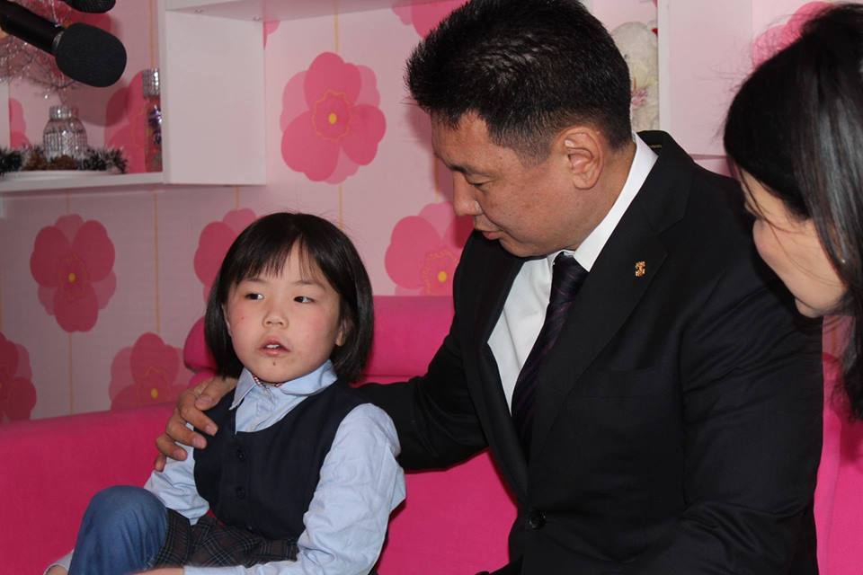 Шадар сайд “Өнөр бүл” хүүхдийн төвд ажиллав