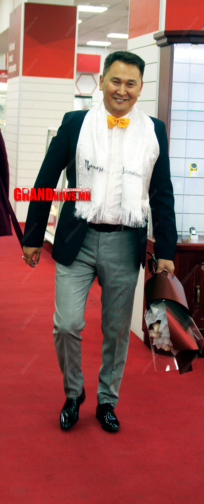 iCinema-гийн аятайхан залуу