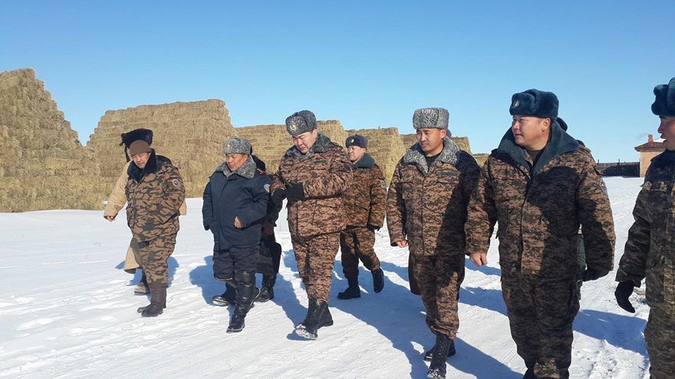 БХЯ-ны сайд өвөлжилт хүндэрсэн сумдад ажиллалаа