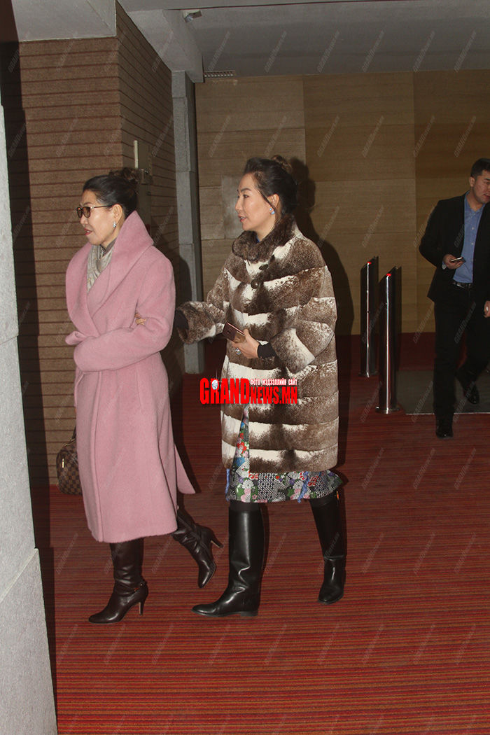 П.Анужингийн жинхэнэ ээж 