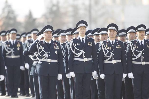 Цагдаагийн албаны тухай хуулийн эх бичвэрийг хүлээн авлаа