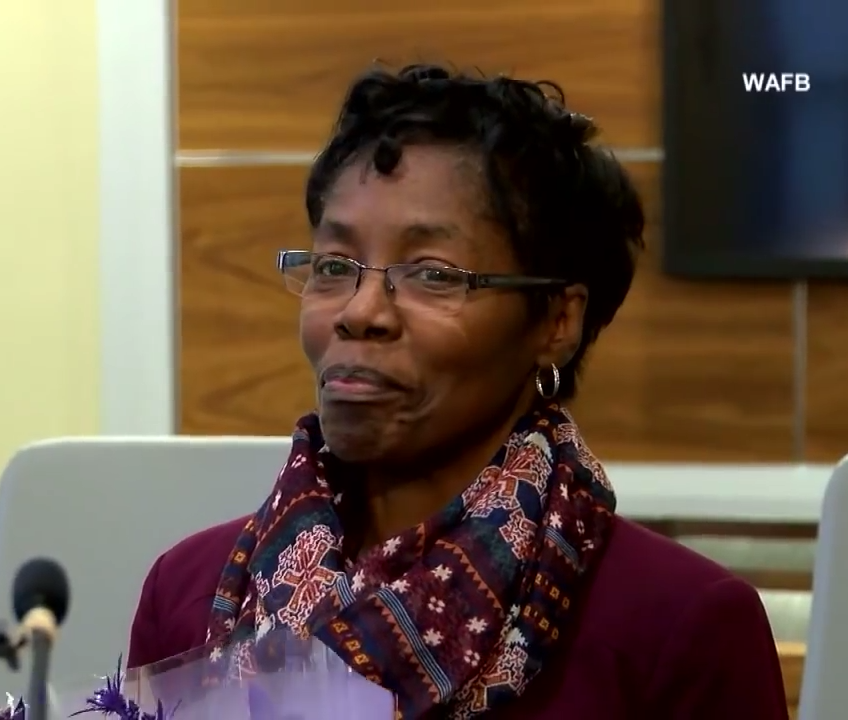 56 настай эмэгтэй цагдаагийн амь аварчээ