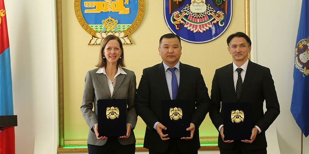 Төрийн албан хаагчдын мэдлэг чадварыг дээшлүүлэхэд хамтран ажиллана