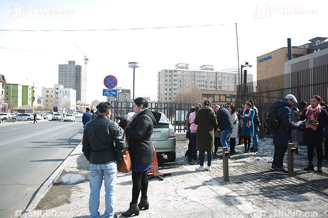 Чехийн элчин сайдын яамны гадна жагсаал болов