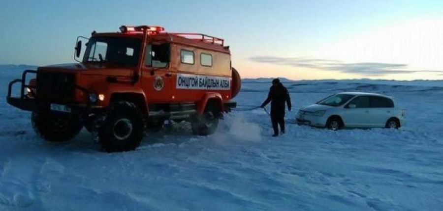 Цасанд суусан, мөсөнд цөмөрсөн гэх дуудлага зонхилжээ