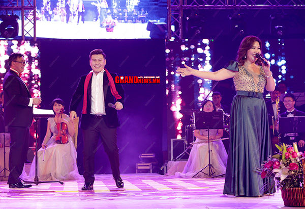 Үнэхээр чадалтай л юм бол ард түмэндээ дуул!