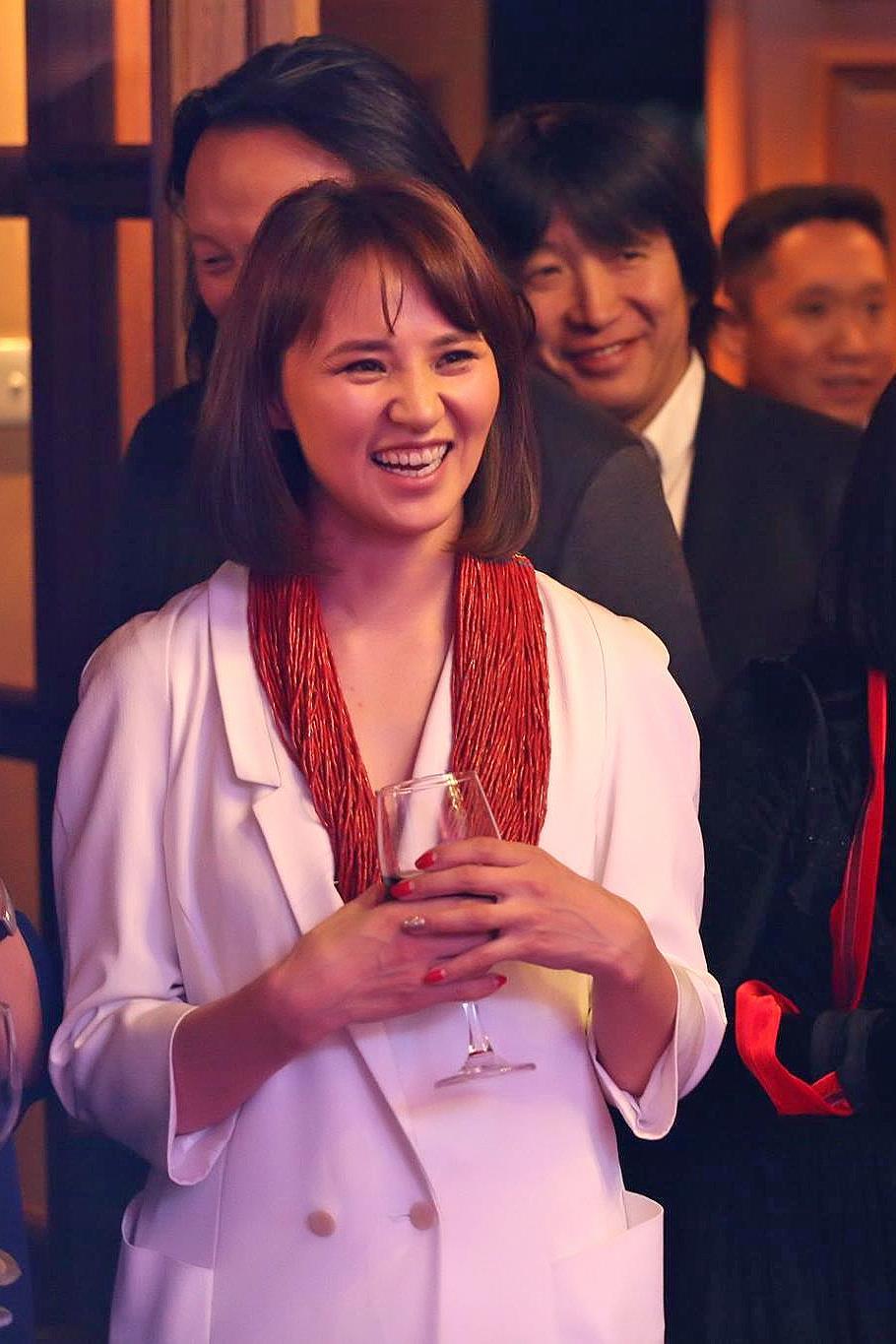 Д.Нандинцэцэг: Бид дарс биш амьдралын хэв маяг зардаг