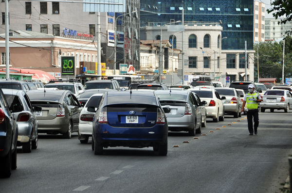 НЭГДҮГЭЭР эгнээгээр зорчих хориотой