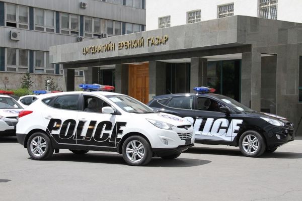 Автомашин онхолдож, хоёр зорчигч нас баржээ