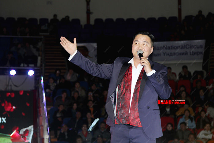 ”Ээждаа, ханьдаа баярлалаа” тоглолтын фото 