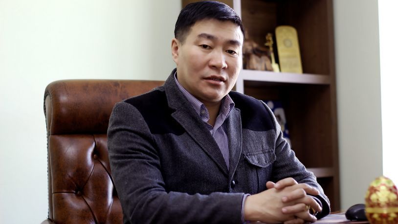 Дэлхийд тэргүүлэгч гүрнээр уучлалт гуйлгуулсан Монголын өмгөөлөгч 