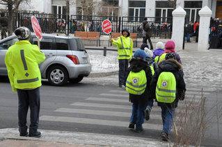 Найман хүүхэд зам тээврийн осолд өртжээ