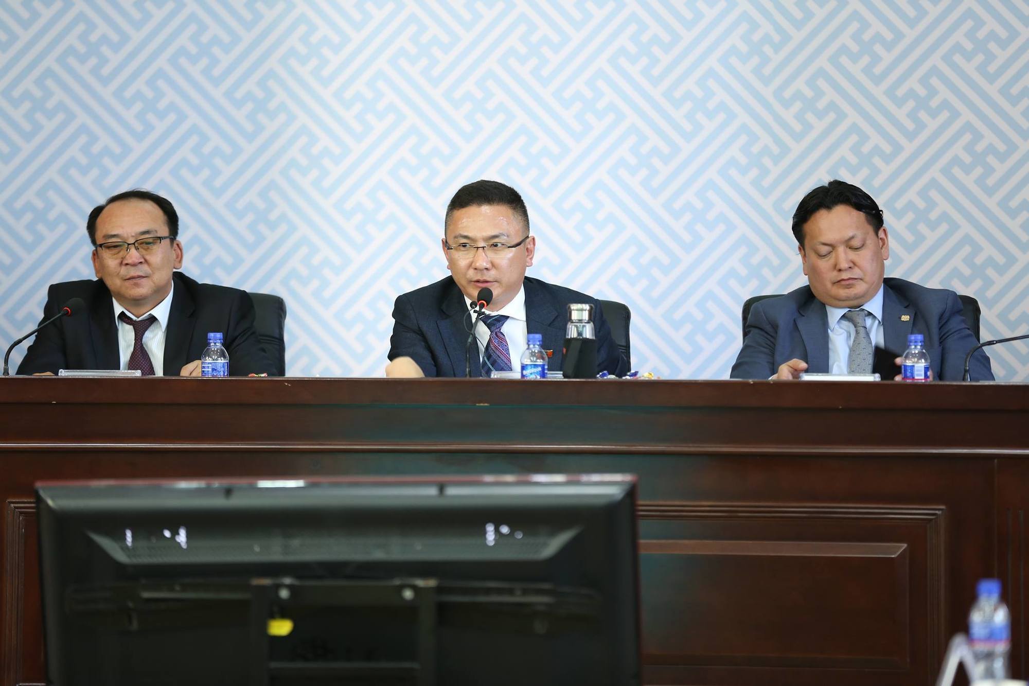 Хүүхдийг зам тээврийн ослоос урьдчилан сэргийлэх 2 сарын аян эхлүүллээ