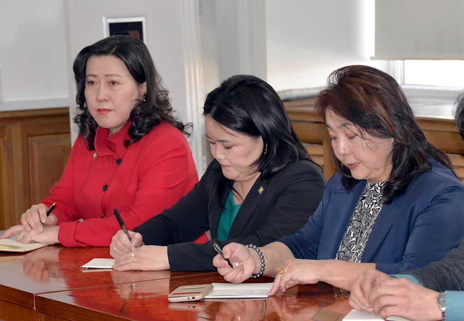 УИХ-ын гишүүн Н.Амарзаяа, А.Ундраа нар хуулийн хэрэгжилттэй танилцав