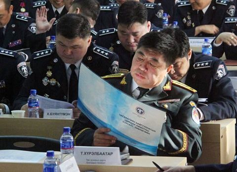 Цагдаагийн удирдах ажилтнууд зөвлөлдөж байна