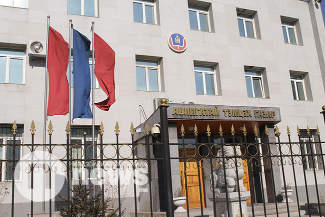 Эрүүгийн 3 хэргийг прокурорт шилжүүлэв