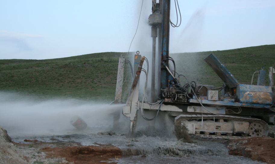 Зөвшөөрөлгүй  худаг гаргавал 1,200,000-3,600,000 төгрөгөөр торгоно