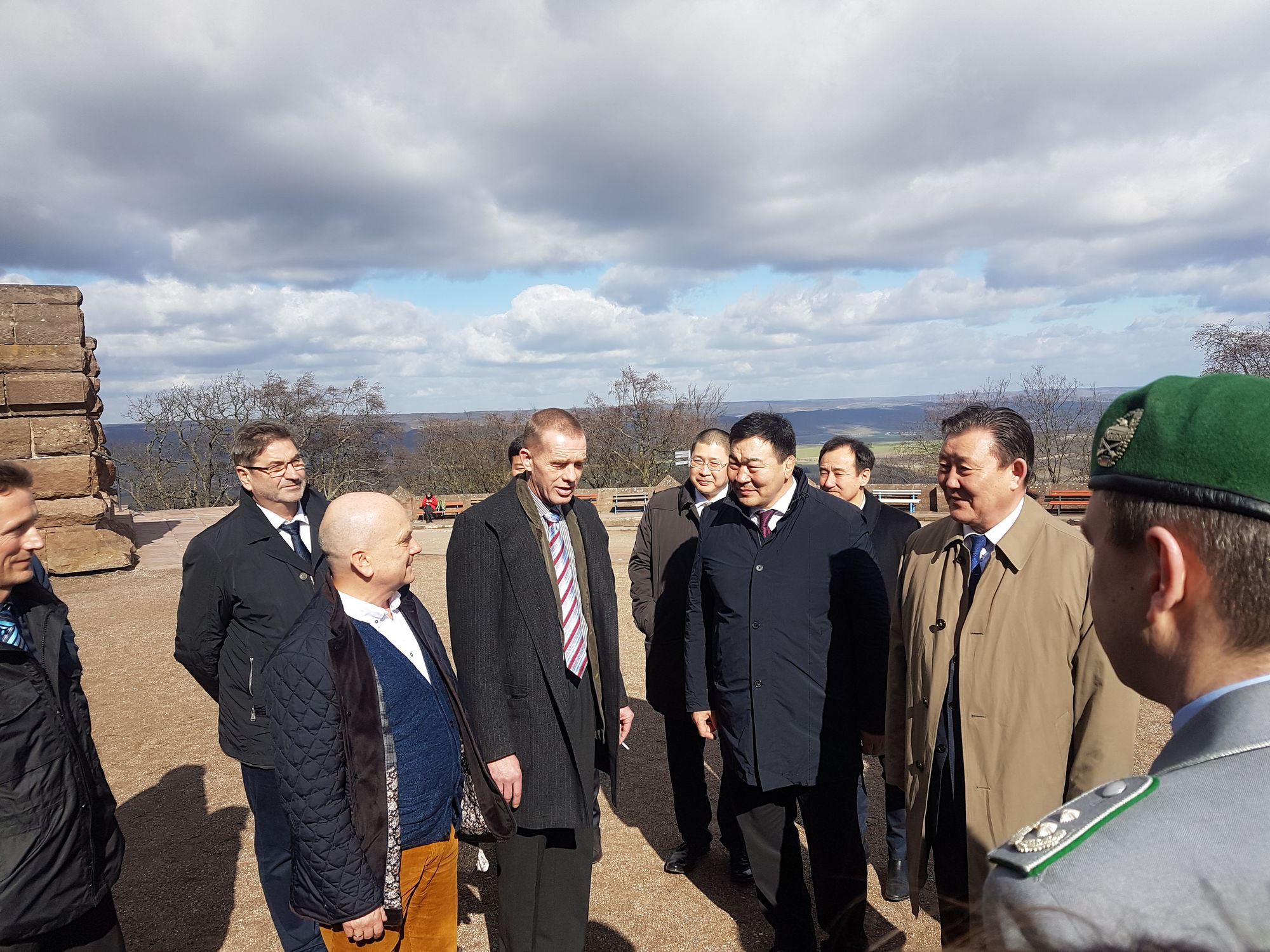 Германы парламент, улс төрчдийн дуурайл