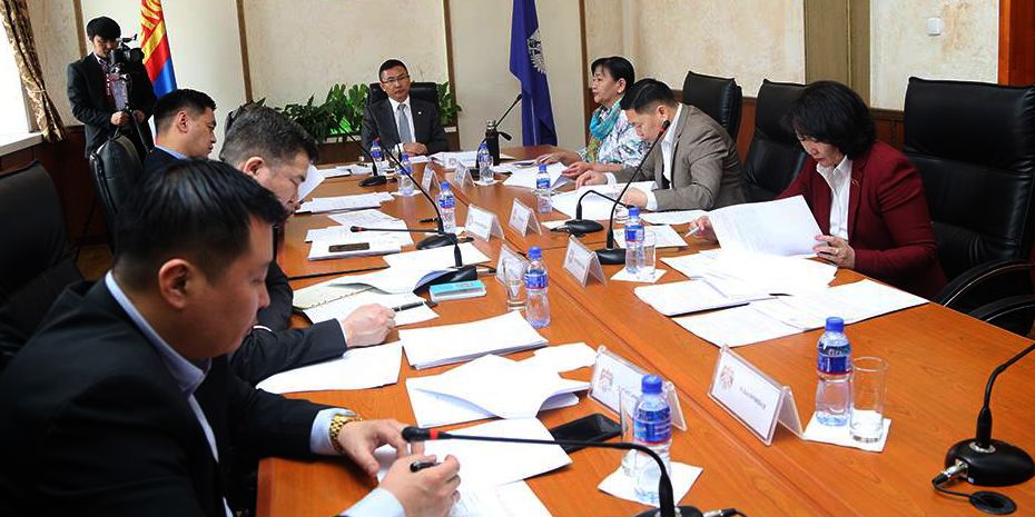 ”Нэг өрхөд-нэг ажлын байр” хөтөлбөрийг хэлэлцлээ