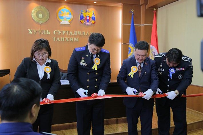 Хан-Уул дүүрэг ”Хууль сурталчлах танхим”-тай боллоо