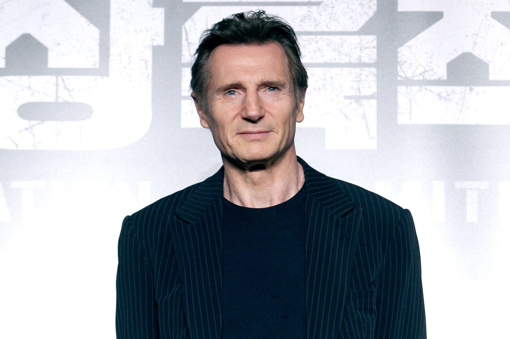 Түргэн хоолны газар алдарт жүжигчинд үнэгүй хоол санал болгожээ