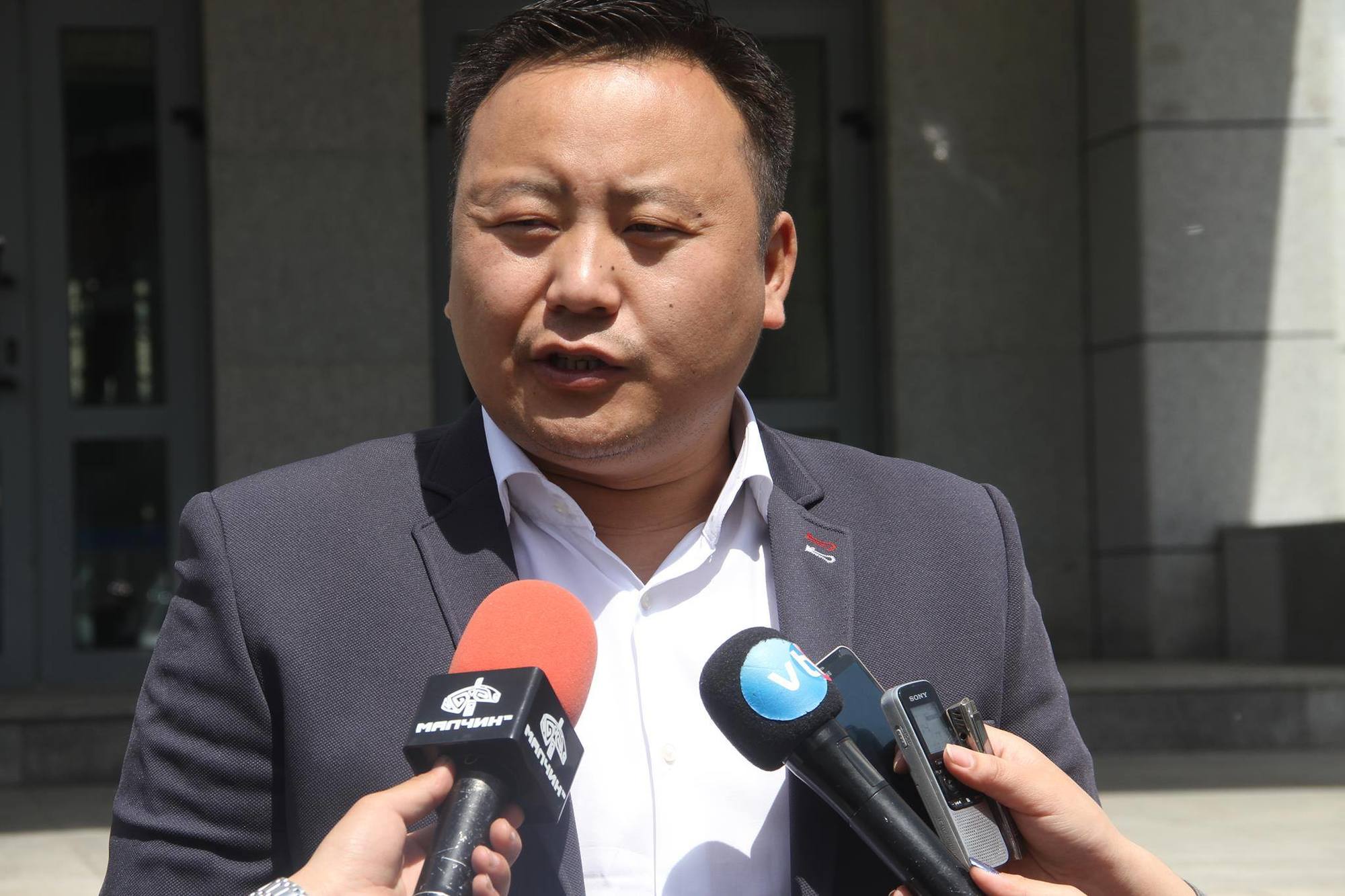 Иргэн О.Алтангэрэл УИХ-ын 30 дугаар тогтоол Үндсэн хууль зөрчсөн гэж үзээд, Үндсэн хуулийн цэцэд мэдээлэл хүргүүллээ