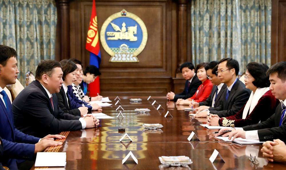 УИХ-ын дарга М.Энхболдод Данг Тхи Нгок Тхинь бараалхлаа