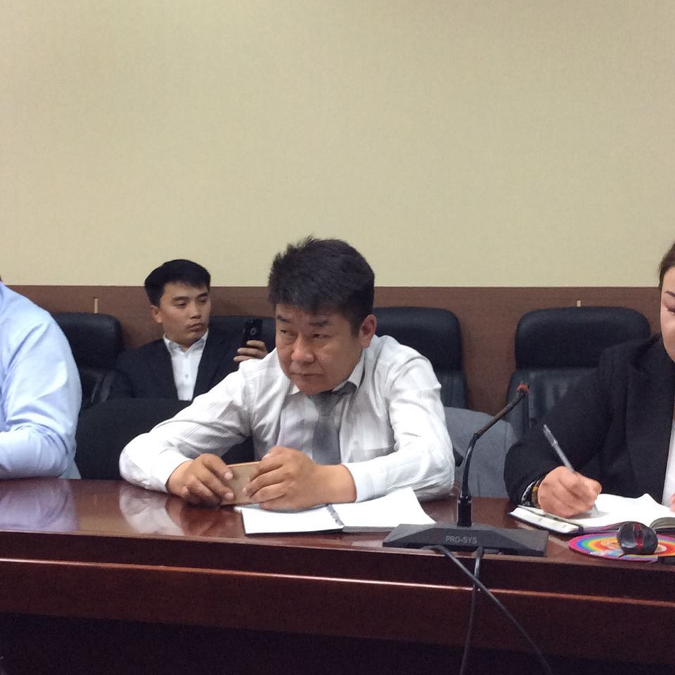 Иргэдийн ухамсаргүй байдлаас болж Өгий нуурын эко систем алдагдаж байгааг онцлов