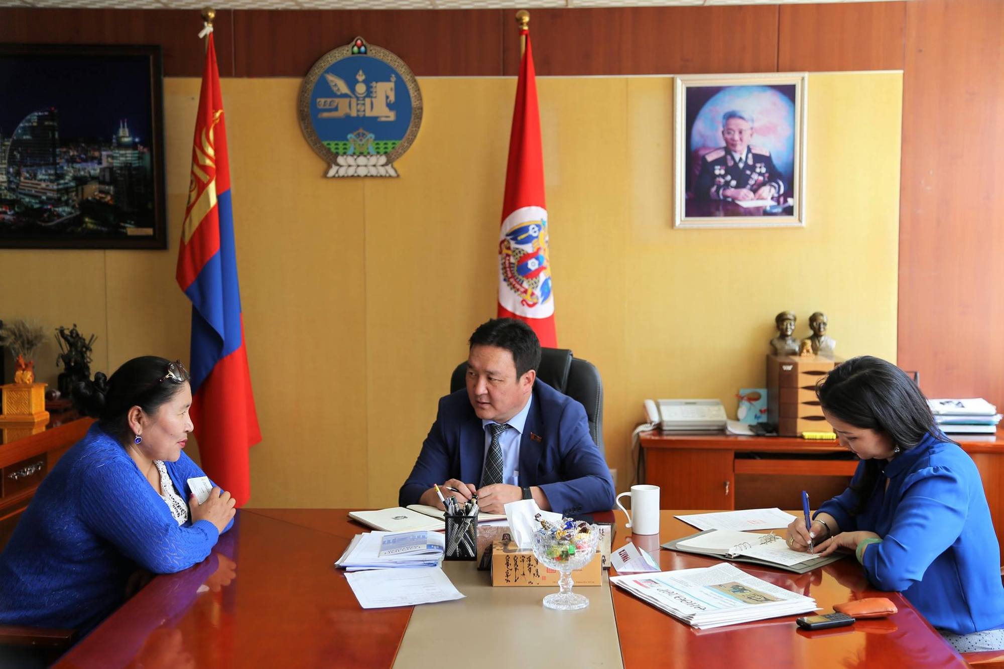 Иргэд төрийн бус байгууллагыг дэмжиж ажиллахыг хүслээ